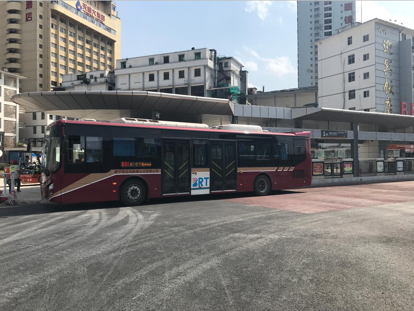 B01路使用的12米BRT新车